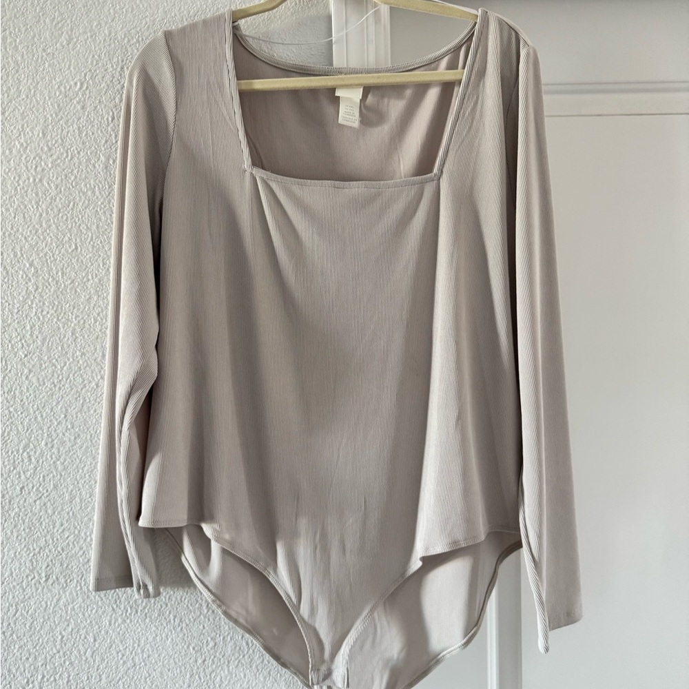 H&M Cream Long Sleeve Bodysuit